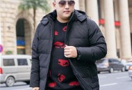 31岁男子体重380斤,380v三相电压多少正常？