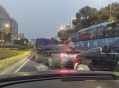 拒绝加塞被3男辱骂,开车在路上，越过实线强硬加塞不成功还要骂正常行驶的驾驶员，这种人是否心态不正？