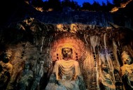 石窟大佛前办时装秀,石窟佛像