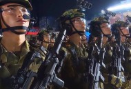 朝鲜举行阅兵式,朝鲜举行阅兵式为什么是晚上