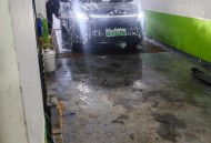 洗车未晒干全车发霉,车子里面发霉去洗车可以处理吗？