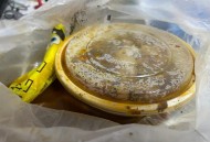 丢车道歉骑手获新车,昨天点了份外卖，发现外卖小哥把汤弄撒了，还不道歉，该怎么办？