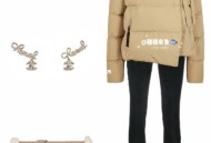 打翻奶茶用围巾擦净,奶茶色羽绒服显老吗？