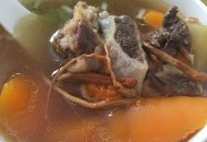 广东的冷是冷骨头里,广东牛骨头炖萝卜的做法？