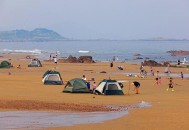 沙滩搭帐篷被收费,青岛沙滩可以自带帐篷吗？