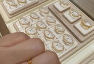 金店回应试戴事件,金店回应试戴事件是真的吗