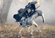 马斯克被做成机器狗,为什么中国舆论把贾跃亭往死里整，而对美国马斯克的特斯拉舔狗？