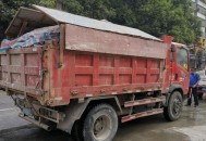 去厕所超15分钟罚450,郑州祸害陇海高架的渣土司机被拘留并罚450元扣5分，你怎么看？