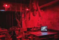 女子迪士尼鬼屋吓死,迪士尼鬼屋叫什么名字？