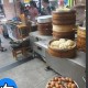 学校一间宿舍住百人 ,有个几百人的工地宿舍，附近没有早餐店，做个摊位卖早餐怎么样？