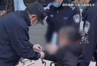 男子殴打93岁母亲,家有93岁老母亲要照顾，赚不了钱，生活困难怎么办？