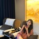 洗浴店女浴区现男子,对于女友或者老婆在足浴店工作是什么看法？