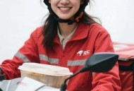 美街头现饿了么骑手,饿了吗美女骑手