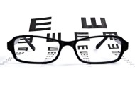 戴眼镜10年是假近视,戴十年眼镜 戴眼镜10年是假近视,戴十年眼镜