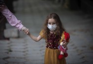 做模型年入500万,模型预测：7月底美国确诊病例或超500万29万人死亡。真的会那样吗？