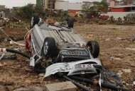 韩国一客轮撞上岩石,韩国客轮倾覆事故