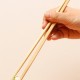 餐厅拒供一次性筷子,为什么饭店员工不和顾客共用筷子?