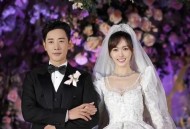 唐嫣送别罗晋父亲,唐嫣和罗晋是夫妻吗？