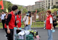 58岁大一新生报到,56岁大一新生