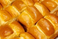 郑州6元面包摊走红,郑州5个面包