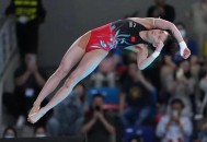 陈芋汐10米跳台夺金,陈芋汐10米跳台夺金发奖仪式