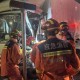 10元车费误付了14万,郴州男子因2元车费纠纷，2次抢夺公交车方向盘，致车辆失控冲进绿化带被拘；事发时其14岁女儿也在车上。你怎么看？