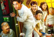 带多种病毒猴子逃跑,求一部美国电影，恐怖、灾难片。传染病的那一部，病毒通过一男的带了一只猴子带到了美国？