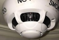 酒店瓶装水疑现针孔,瓶装爆米花为什么有针孔？