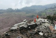 山体滑坡致房屋被埋,山体滑坡被埋还有生还可能吗？