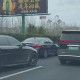 撞劳斯莱斯只赔200,长沙面包车越双黄线变道与劳斯莱斯相撞，赔偿费超200万，你怎么看？