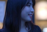 独臂女模仿杨过走红,独臂女孩杨丽