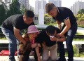女孩为护弟弟遭殴打,姐姐牺牲自己一生保护弟弟什么意思？