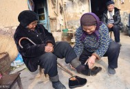 34亿股票分给子女,34年前送走儿子，34年后要孩子回来养老，法律上还有赡养义务吗？