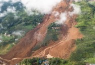 广州山体滑坡2人遇难,广州山体滑坡2人遇难视频