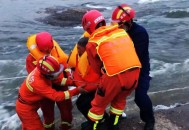 消防员下河救人牺牲,日照一80岁老人滑落10米深水井，消防员下井救人, 你怎么看？