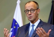 德国总理差点哭了,