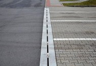 20米路装16条减速带,路口减速带规范？