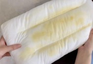 曝酒店枕头用10年,酒店房间的被子枕头，到底有多脏？