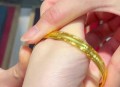 婴儿12克金手镯被偷,婴儿小金镯子大概多少克？