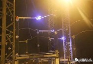 确认火星有放电现象,高压电线为什么总是闪闪冒火花？