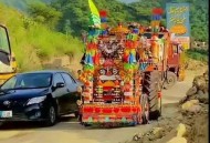 美网红开车撞死路人,抖音里面背着音响给路人唱带你去旅行的是那个人?求解？