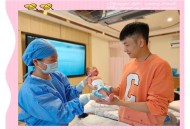 学生从家长身上踩过,新生儿踩生是什么意思？