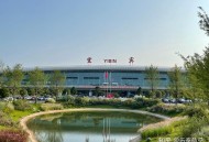 高铁站喝一瓶五粮液,宜宾机场到高铁站多远？