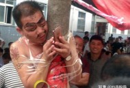 新郎被泼酱油和啤酒,山东滨州一位新郎被砸鸡蛋洒面粉淋酱油。你怎么看待这些奇葩的婚闹？