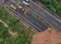 跪地拦车救受伤母亲,儿子给母亲下跪好吗？