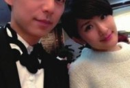 马年春晚官宣,跟家人同看春晚为题，春晚是马年的，写一篇350字的作文不能只写节目，要写跟家人同看春晚你想表达的情感？