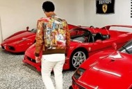 富二代开跑车抢金店,开跑车的富二代