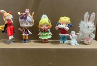 泡泡玛特跌超4%,泡泡玛特跌超6% 减持