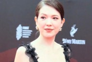 邱泽许玮甯将办婚礼,邱泽许玮甯同时官宣结婚，如何看待这对新的明星夫妇？