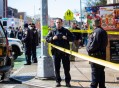 美国枪击警察3死2伤,怎么看待美国加州枪击案，致使3人死亡，9人受伤了？